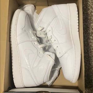 Air jordan 1 mid (white)